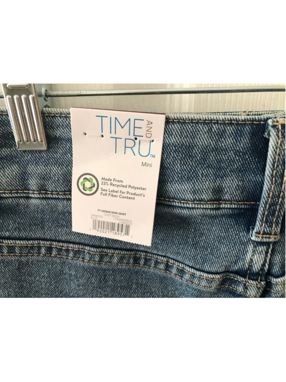 Size 6 Time and Tru Mini Denim Skirt Frayed Hem NWT Festival Concert Summer Y2K - Picture 4 of 8